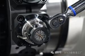 动力刀座安装固定螺栓：不是越紧越好！